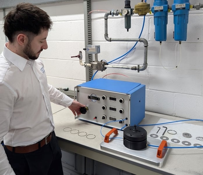 Engineers at Cross Manufacturing used a purpose‑built modular test rig to compare the leakage characteristics of different metallic ring designs.