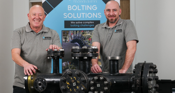 David Liddle (left), INTEGRA’s UK Sales Manager with Sam Frank, Joint Integrity Engineer