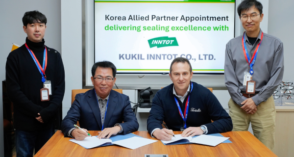 Signing the Allied Partner agreement are Mr Jong-cheol Lee, CEO and President of Kukil Inntot and Sam Bradley, Flexitallic’s VP of Sales UMEA, flanked by Kukil Inntot Sales Director Mr Jeong-seok Lee (left) and Y H Kim, Flexitallic Business Development Manager, South Korea